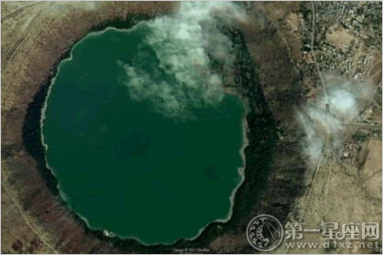 印度罗娜陨石坑湖